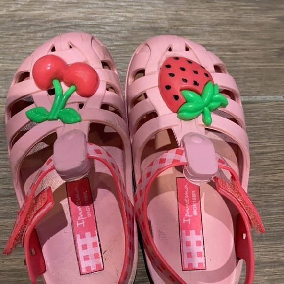 Ipanema Baby Girl Pink Strawberry Cherry Plastic Velco Sandals Size 8 - Picture 3 of 4
